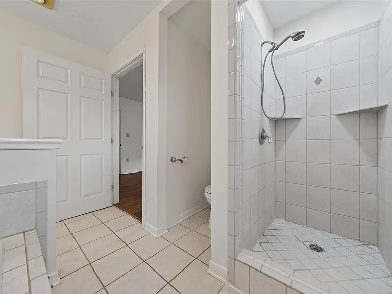 418 Texas St — Photo 8