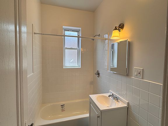 3rd image of 3115 21st Ave #3H