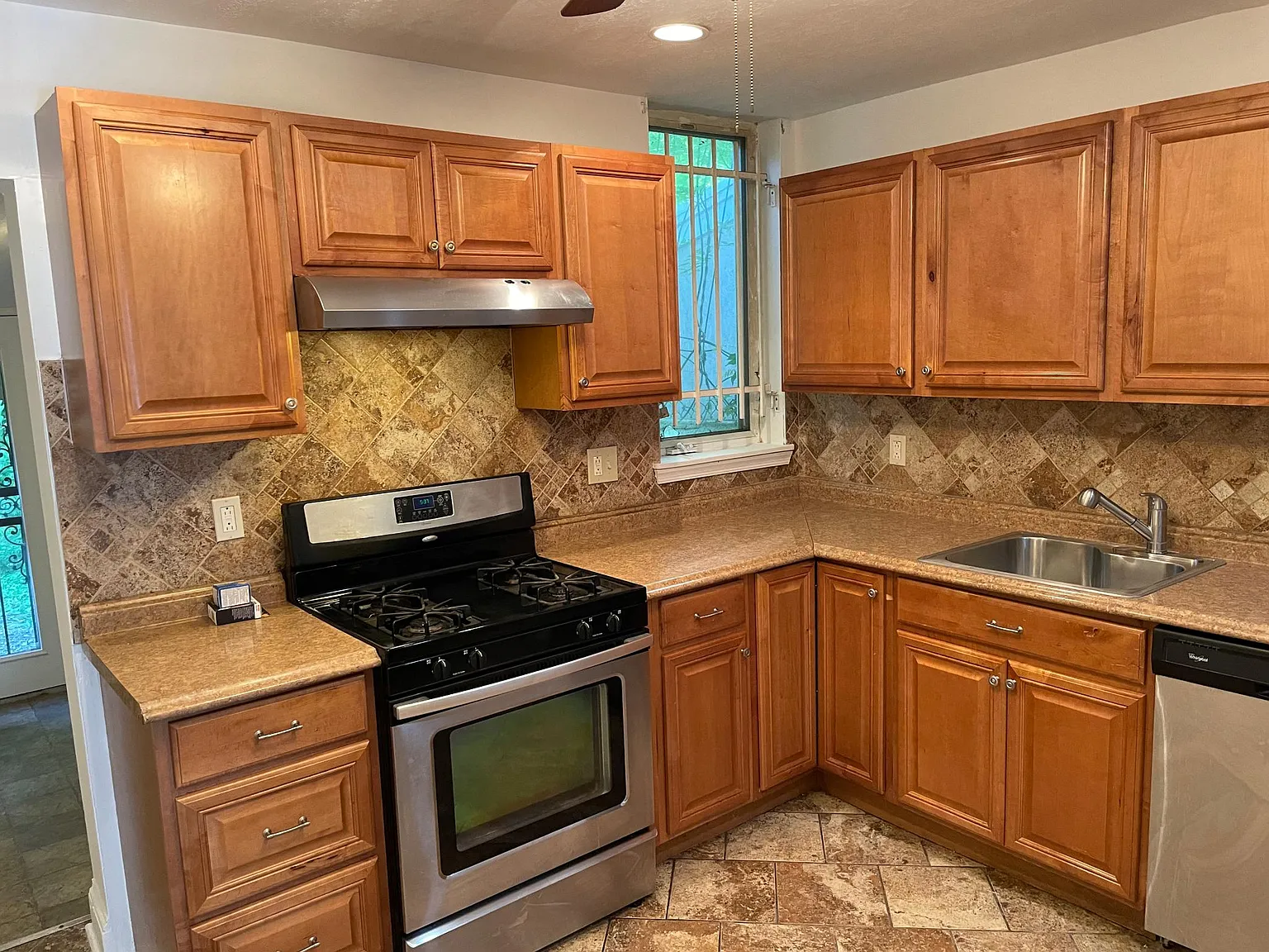 6111 Walton Ave — Photo 2