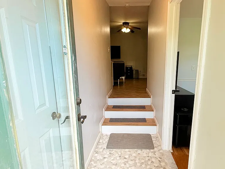 116 River Rd #2 IN-LAW — Photo 6