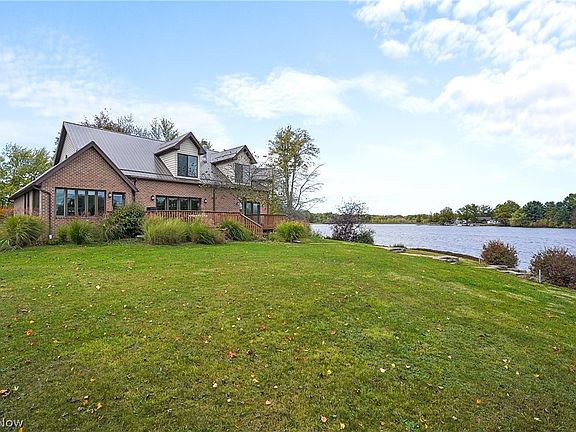 2nd image of 410 Geneva Point