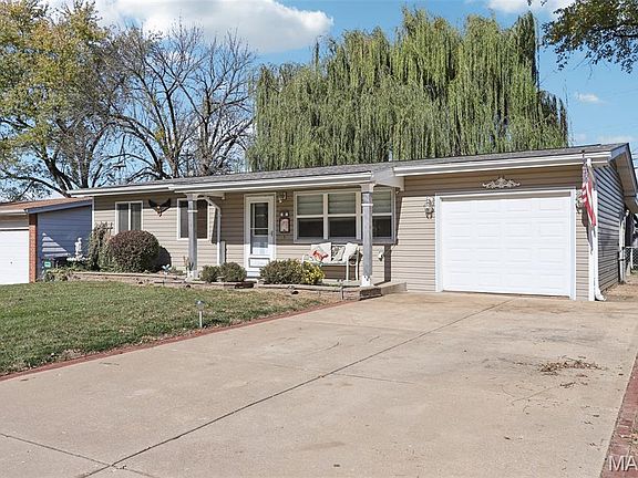 3rd image of 59 Huck Finn Dr