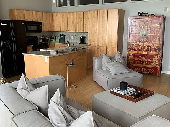 4th image of 175 2nd St S APT 807