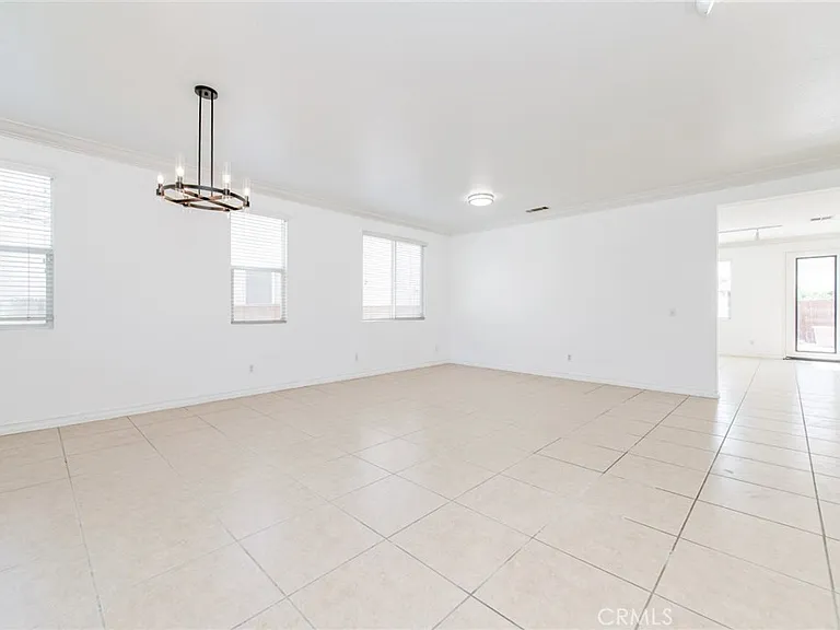 6915 Cedar Creek Rd — Photo 8