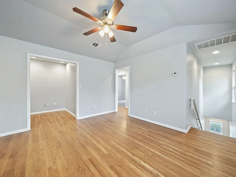 4612 Bennett Avenue — Photo 13