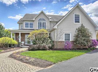 4 Fashion Cir, Camp Hill, PA 17011