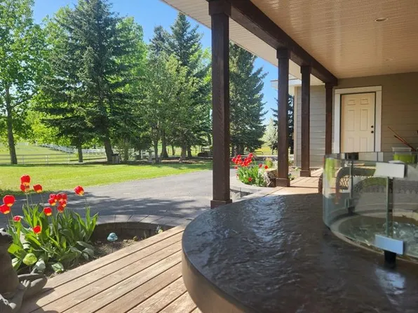260048 SW Bearspaw Rd, Rocky View County, AB T3R 1H4
