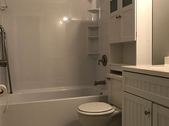 Newly Renovated Full Bath
