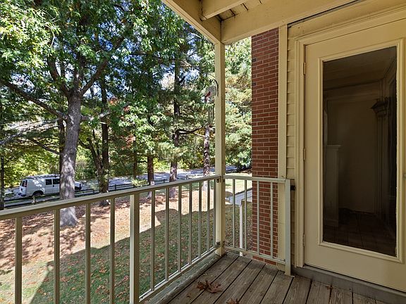 4th image of 6 Walden Dr APT 6