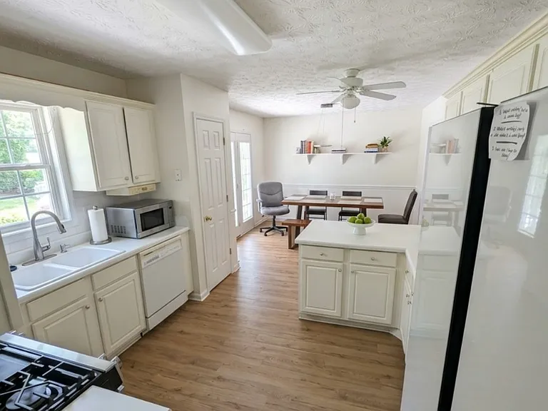 344 Creekview Dr — Photo 8