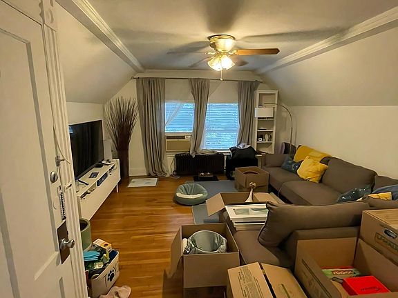 3rd image of 37 Barnett St Floor 3