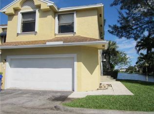 391 SW 95th Ter, Pembroke Pines, FL 33025