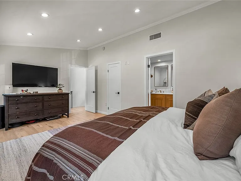 17152 Escalon Dr — Photo 22
