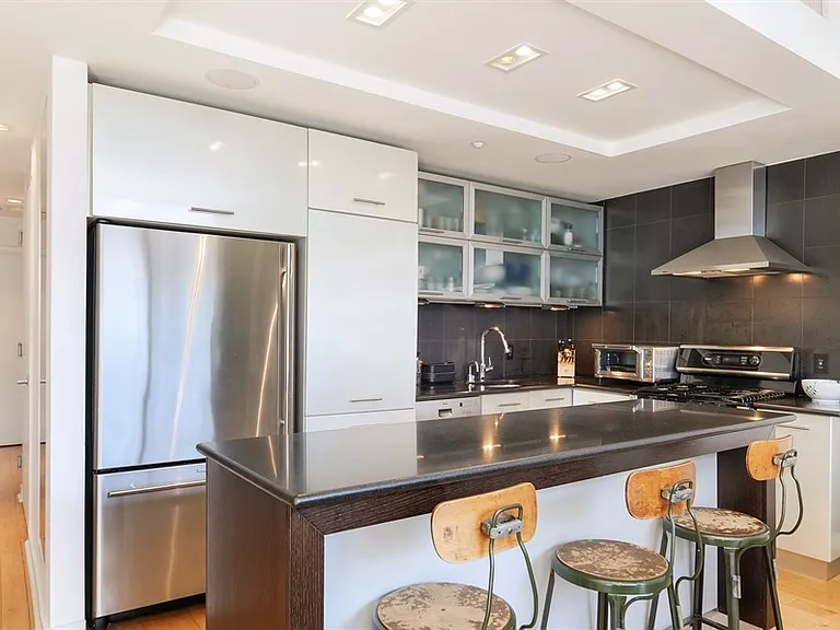 82 Guernsey St #2B — Photo 3