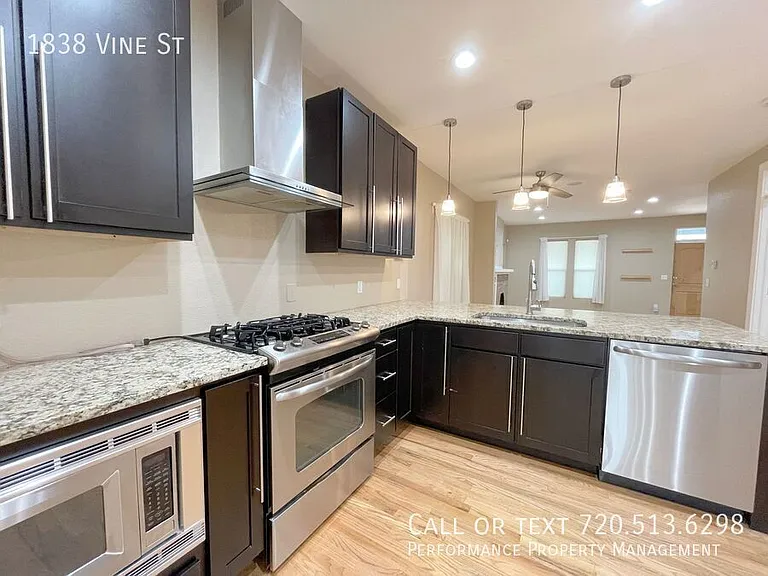 1838 Vine St — Photo 13