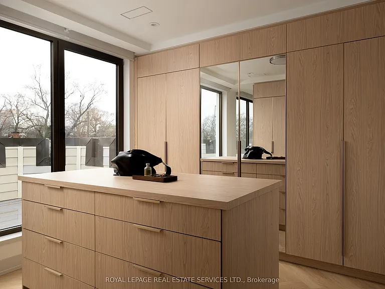 32 Rowanwood Ave #4 — Photo 15