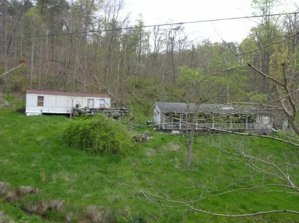 2709 Glenwood Rd, Milton, WV 25541