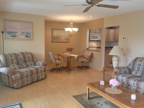 4th image of 3561 Pine Needle Dr APT D-2