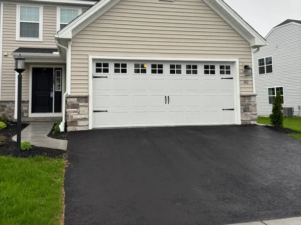 85 Long Bend Dr, Carlisle, PA 17015