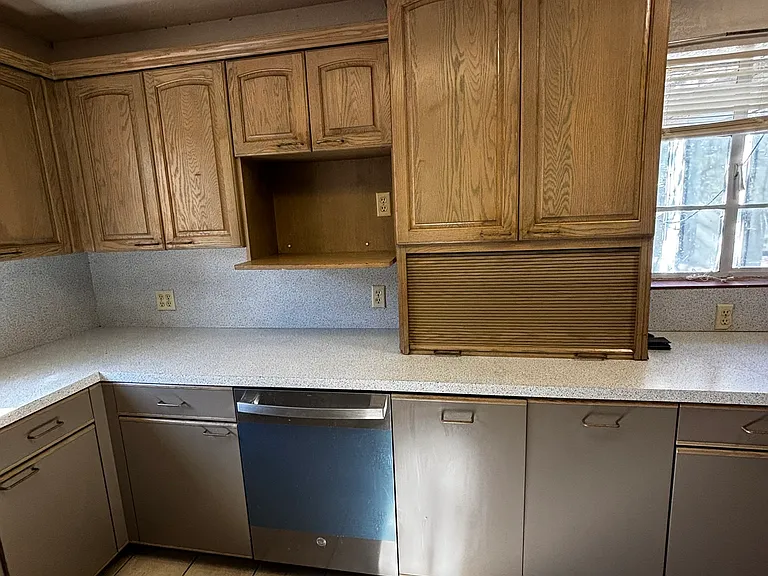 1505 Carlisle Ct — Photo 12