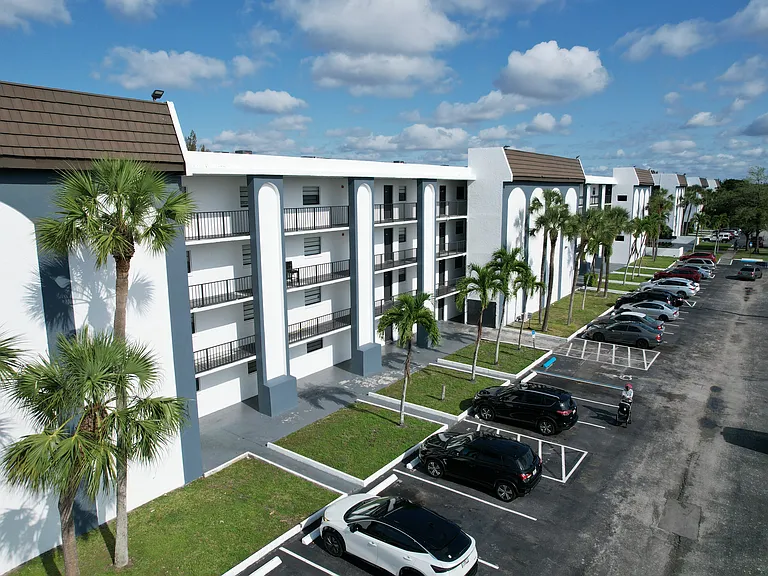Viewmax Apartments — Photo 1