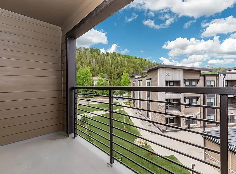 The Midland Apartments — Photo 30