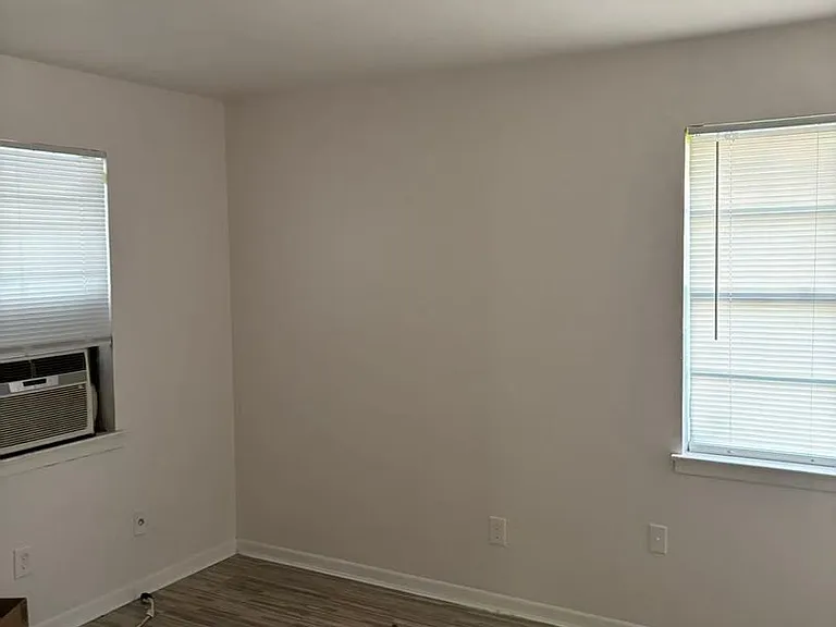 Pleasun Apartments at Pleasant — Photo 6