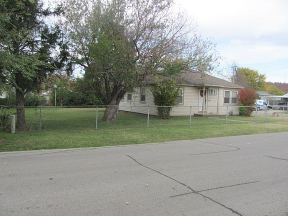 4th image of 4604 S 28th Ave W