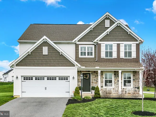 28 Bayberry Rd, Carlisle, PA 17013