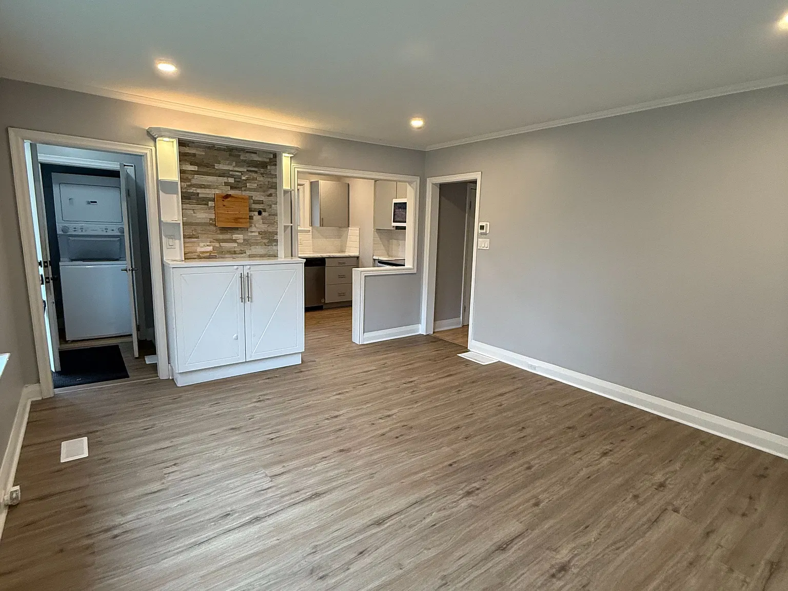 3 bed, $2,299 — Photo 3