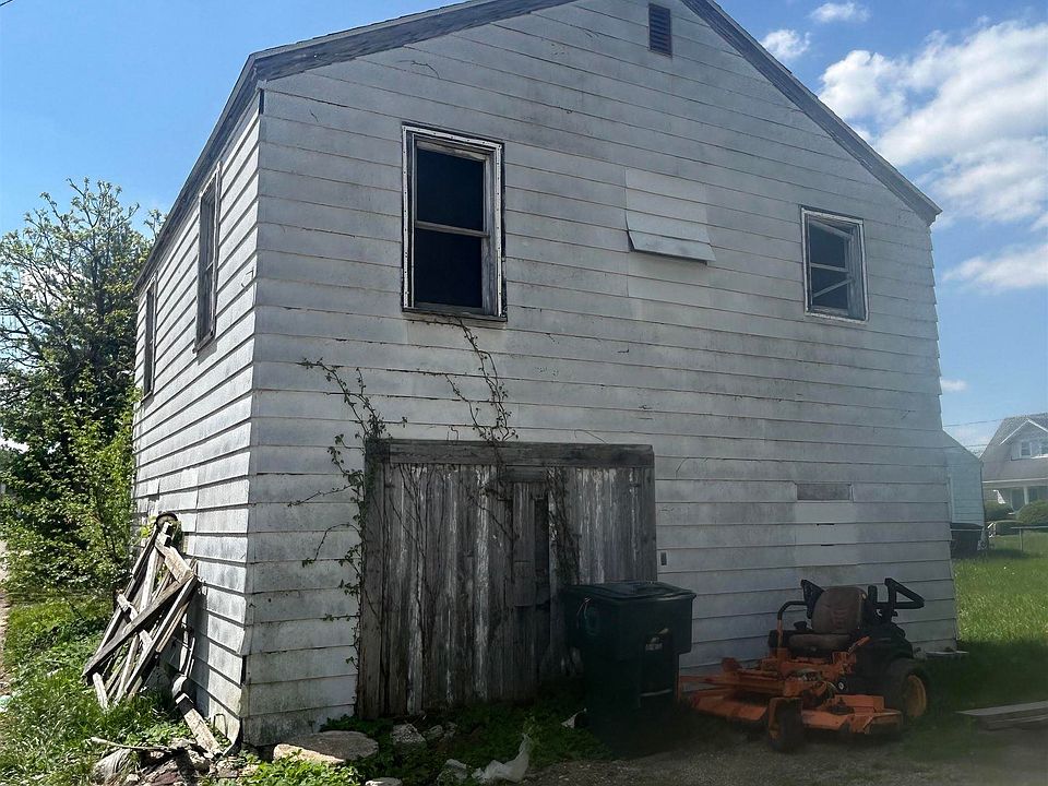 1st image of 1302 S Hackley St
