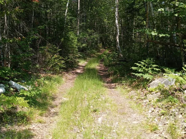 471 Wing Road, Palermo, ME 04354