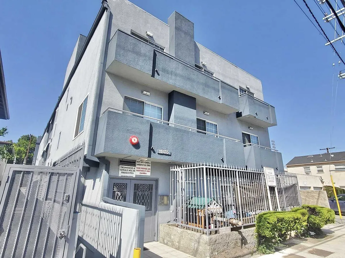 Building Photo - Moorpark St