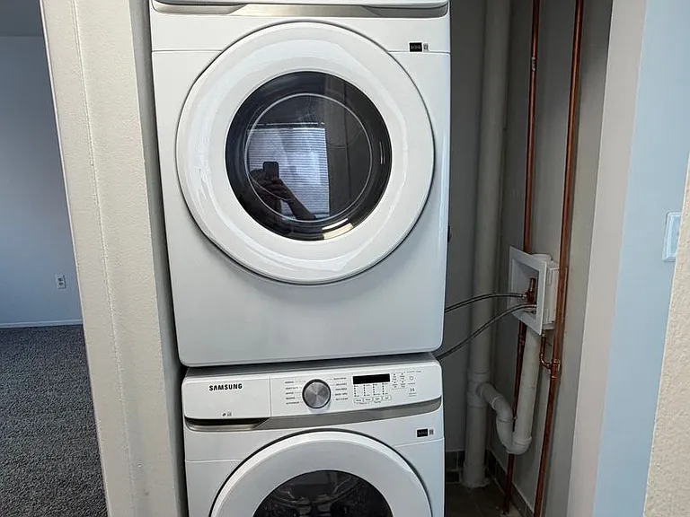 Princeton Square Apartments — Photo 10