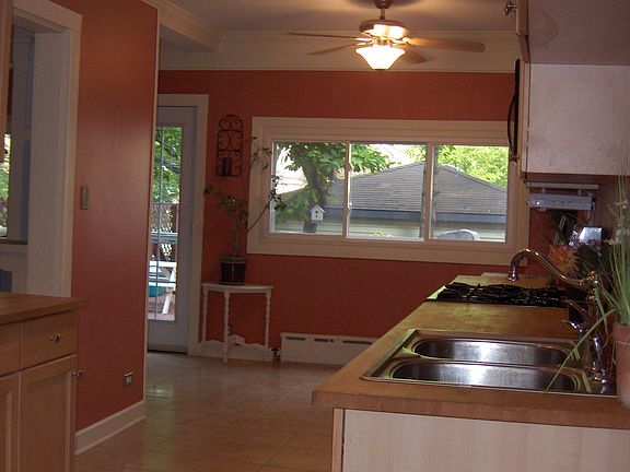 Kitchen Prep Area 22x8
