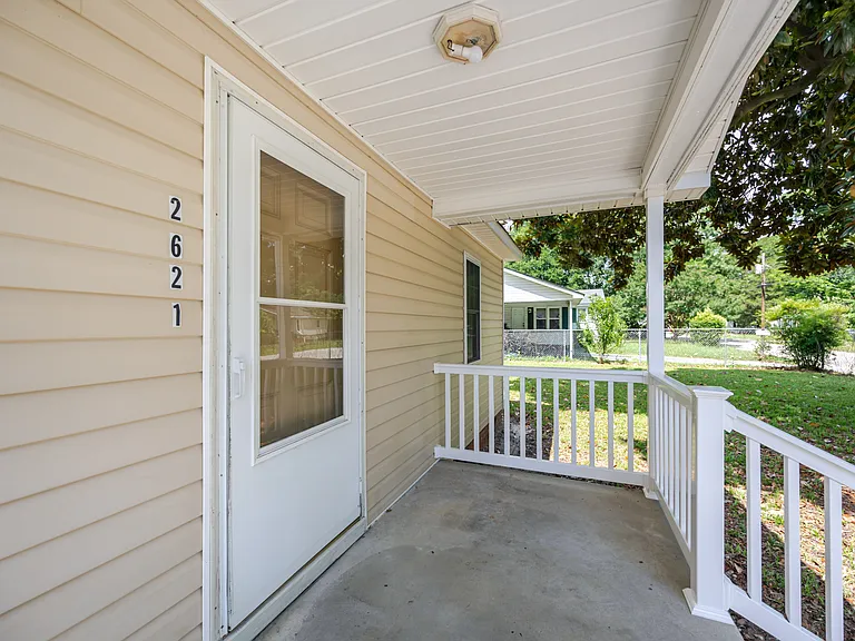 2621 W Willow Dr — Photo 3
