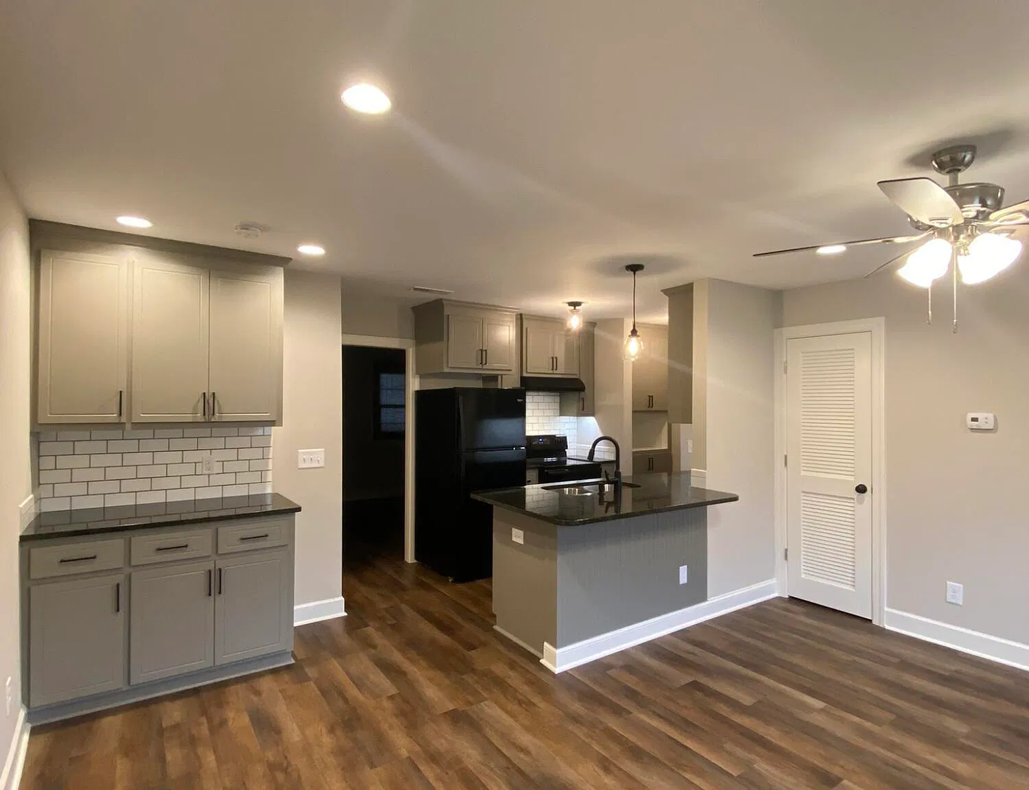 1 bed, 1.0 bath, 617 sqft, $950 — Photo 4