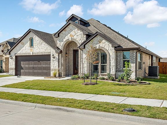 2nd image of 1808 Emerald Vista Blvd