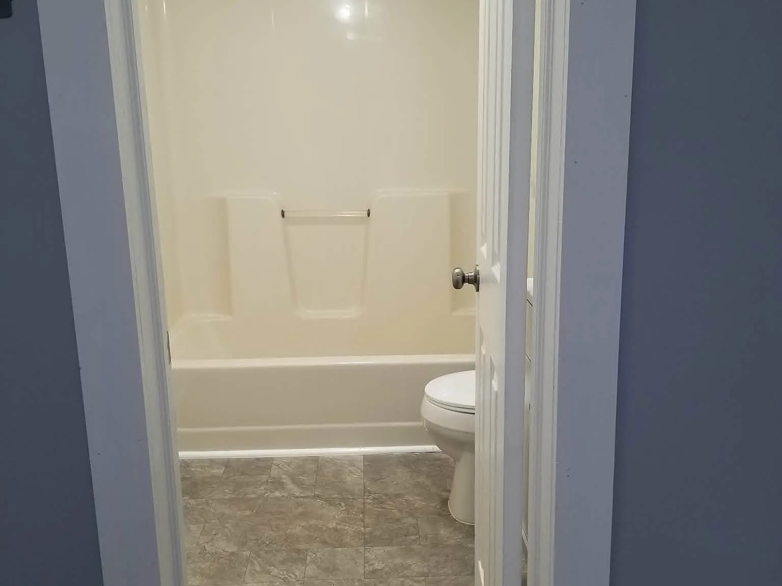 2 bed, 768 sqft, $1,100 — Photo 4