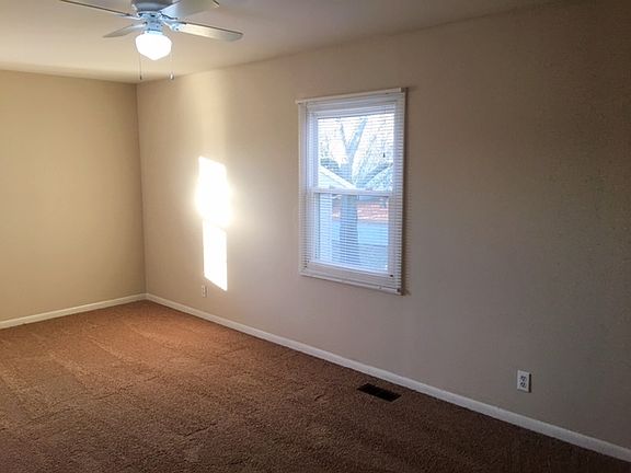 5th image of 3743 N Roseway Ln