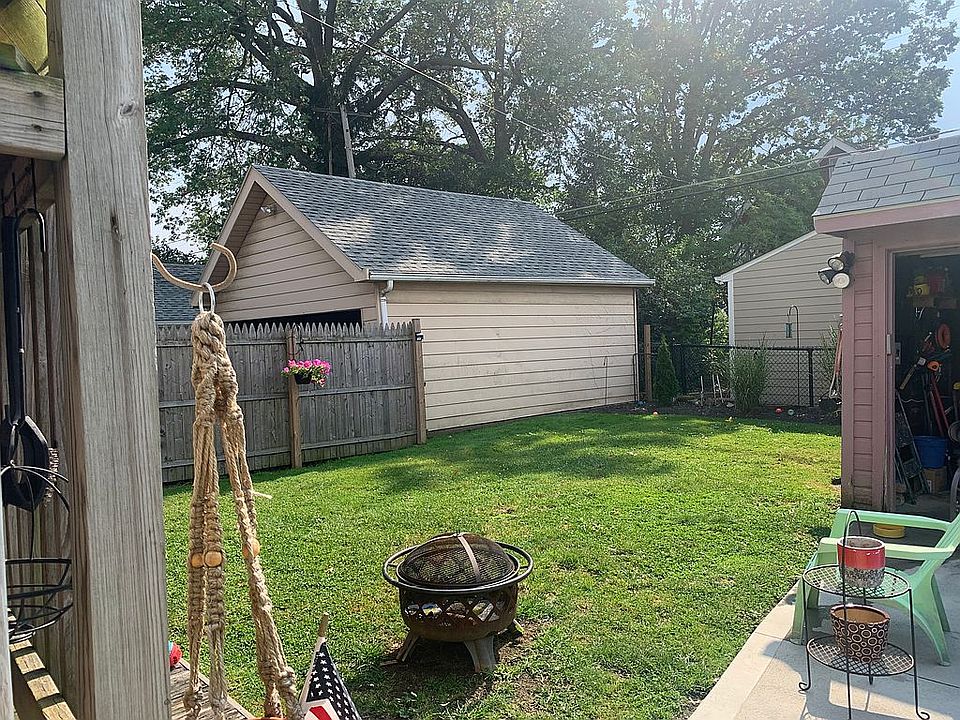 2nd image of 2158 Clarence Ave