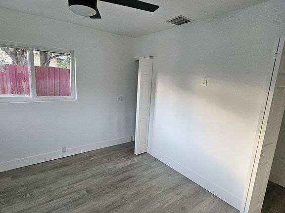 4th image of 919 NW 13th St #1