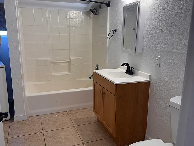 223 Baker St #B — Photo 2