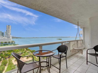1717 N Bayshore Dr #A-2440, Miami, FL, 33132