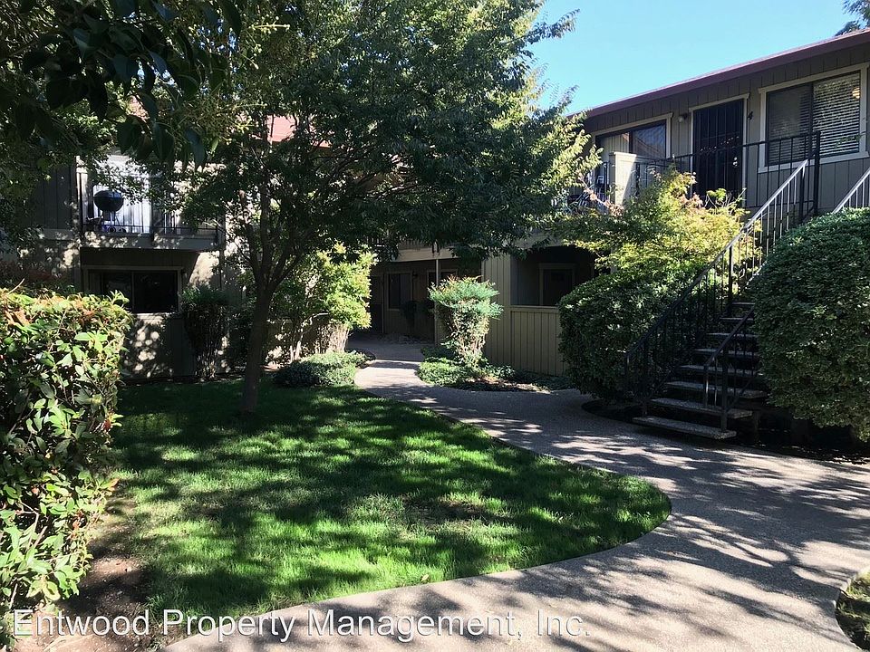 2nd image of 1244 Magnolia Ave