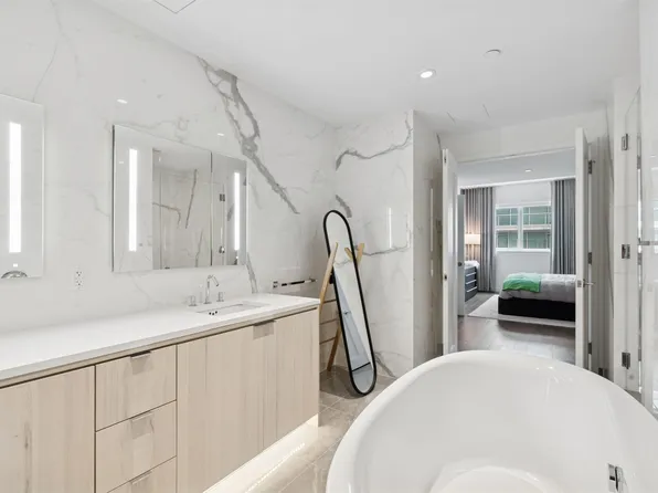 800 Avenue At Port Imperial image 22 of 33