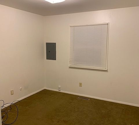 5th image of 528-530 Hemlock Ln