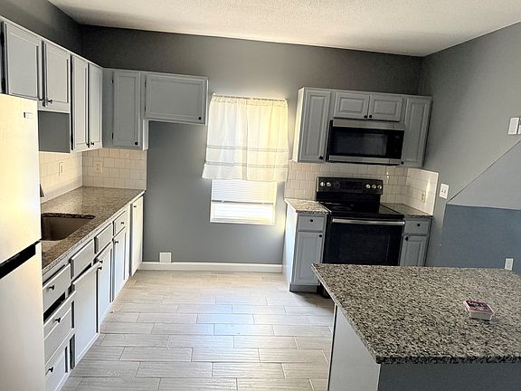 4th image of 99-101 Beacon Ave #3