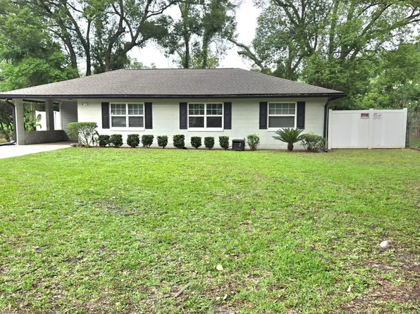 615 Luna Ct, Jacksonville, FL 32205