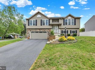 241 Pennwyn Pl, Reading, PA 19607